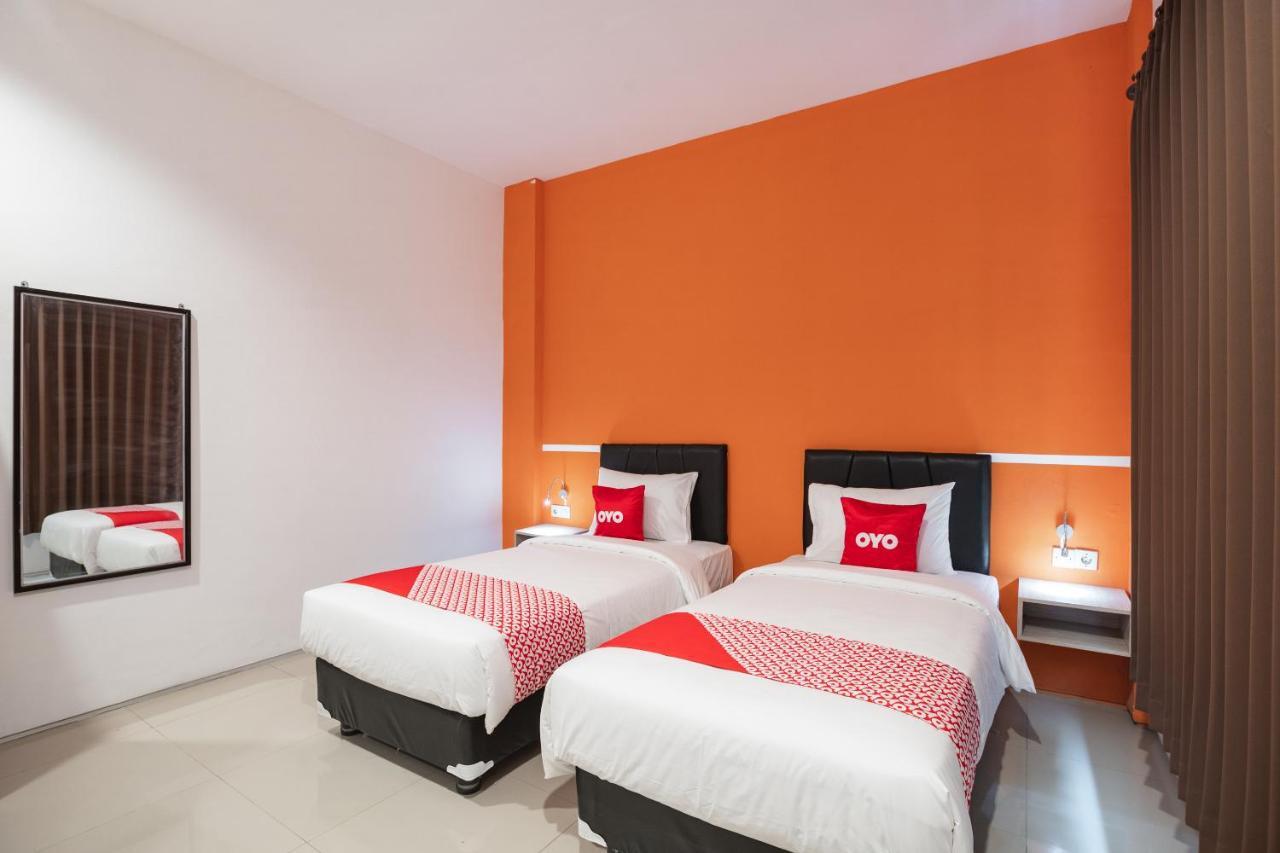 Hotel Vaccinated Staff - OYO Flagship 1575 Urban 18 Surabaya Exterior foto
