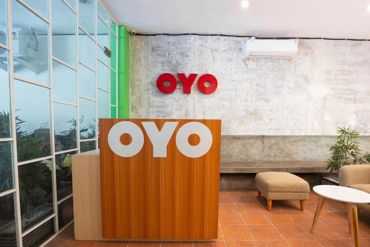Hotel Vaccinated Staff - OYO Flagship 1575 Urban 18 Surabaya Exterior foto