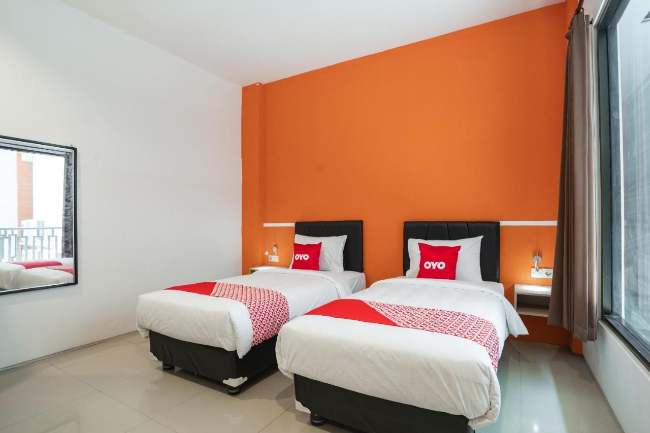 Hotel Vaccinated Staff - OYO Flagship 1575 Urban 18 Surabaya Exterior foto