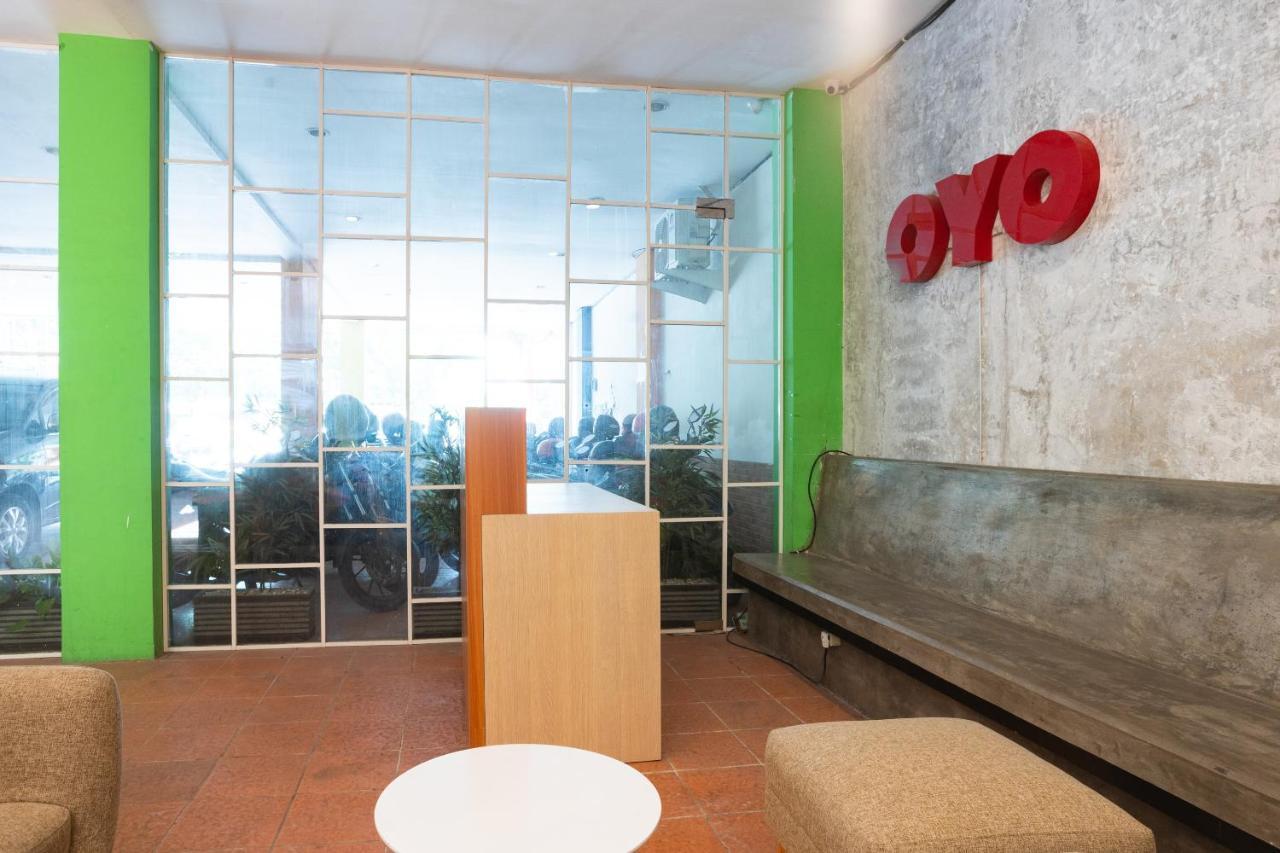 Hotel Vaccinated Staff - OYO Flagship 1575 Urban 18 Surabaya Exterior foto